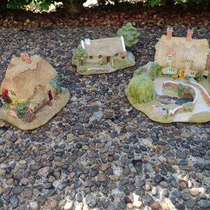 Lilliput Lane Collectable Fairy Cottages set of 3